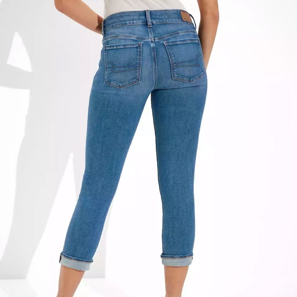 EXCELLENT CONDITION WOMEN’S SIZE 4 AMERICAN EAGLE ARTIST JEANS